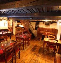 Eetzaal beneden, Le Petit Chaperon Rouge