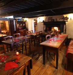 Eetzaal beneden, Le Petit Chaperon Rouge