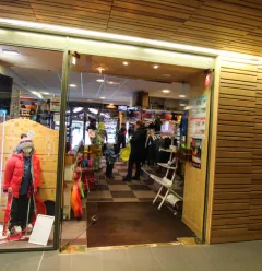 Allais ski, ingang vanaf de galerij