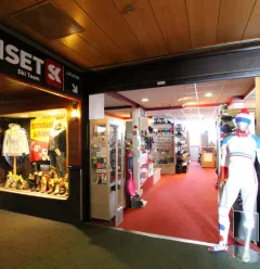 Skiset in de winkelgalerij