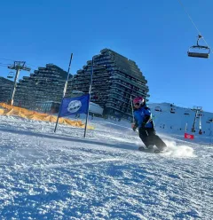 Skieur gént