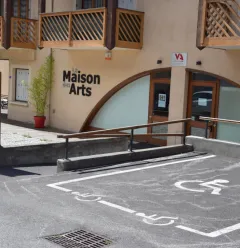 Place handicapée Maison des Arts