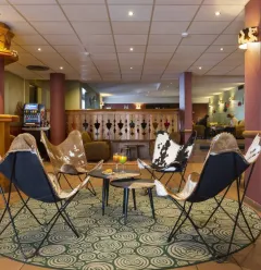 Salon - Bar