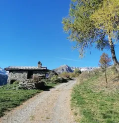 Passage sentier "Canaux et alpages des Fours"