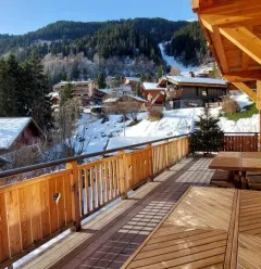 La terrasse devant salon & cuisine