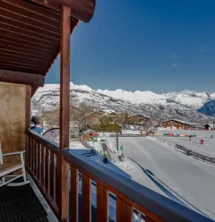 Uitzicht vanaf het balkon op de "jardin des neiges"