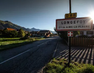 Longefoy : entrée du village
