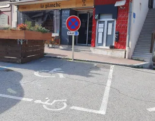Place de parking PMR