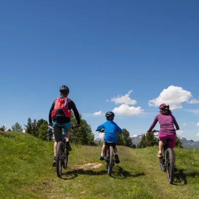 On découvre la montagne autrement en VAE !
