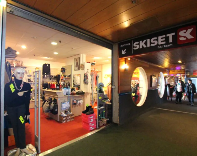 Skiset in de winkelgalerij