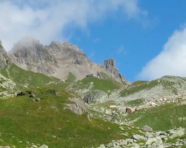 Zicht op de berghut van la Balme, vallei van la Plagne