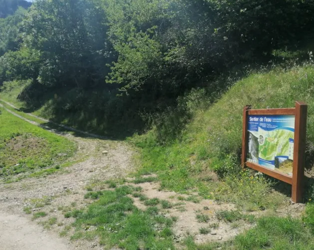 Départ du sentier de l'eau