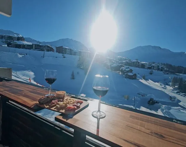 Vue sur les pistes depuis le balcon