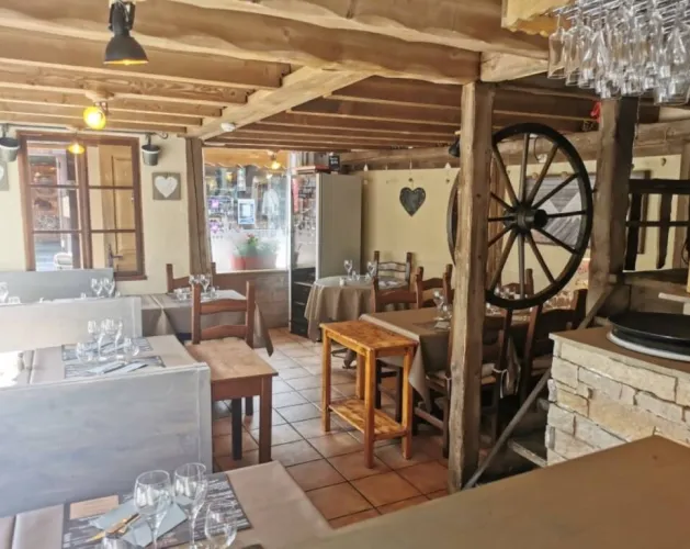 Restaurantzaal beneden