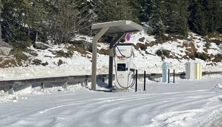 Borne de recharge pour véhicule électrique_La Plagne