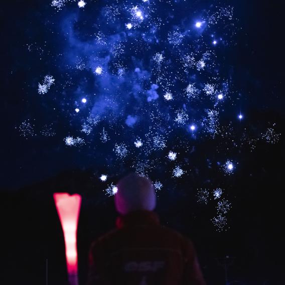 Feu d'artifice descente aux flambeaux