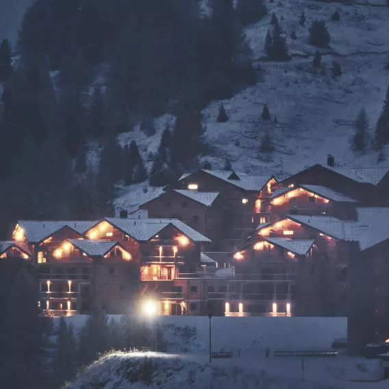 Chalets_nuit-Alban_Gerry-Suire
