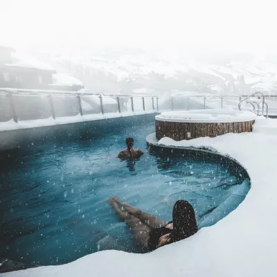 Passiespa: 5 plekken om de sneeuwvlokken verliefd te zien worden vanuit je jacuzzi
