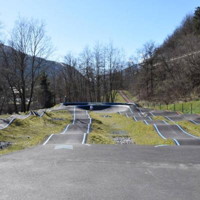 Pump track