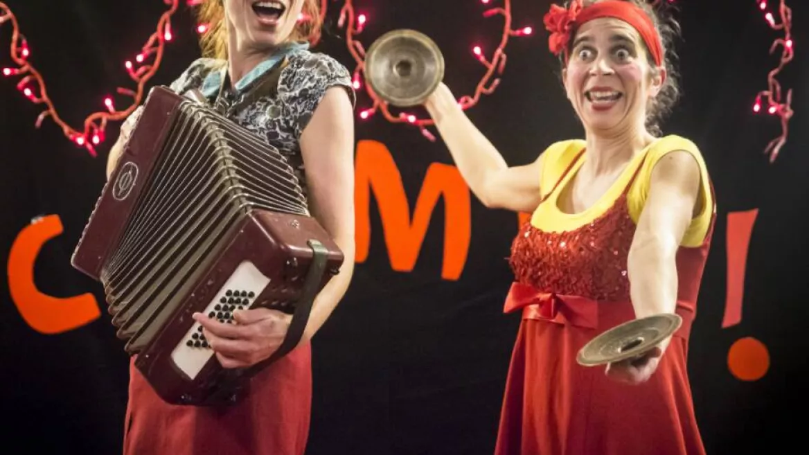 "Opéra Pouët - Carmen ou presque - Cie Zoélastic | FESTIVAL "UN AUTOMNE SUR LES PLANCHES" VOOR SCHOLEN_Aime-la-Plagne