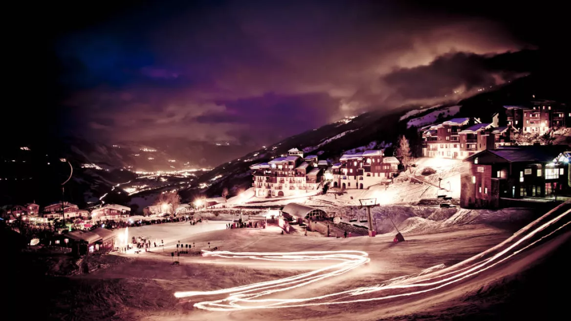 Afdaling met fakkels