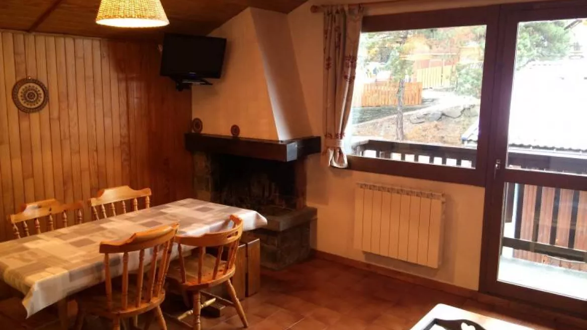 Woonkamer + open haard