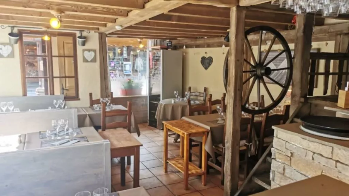 Restaurantzaal beneden