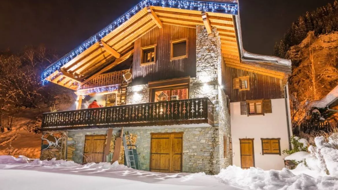 Buitenkant chalet eterlou