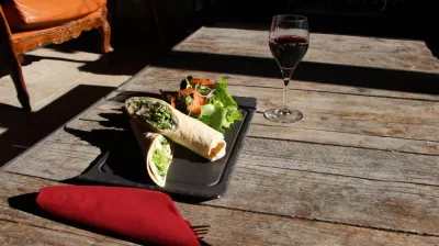 De Wrap van Le 5 à 7 siège