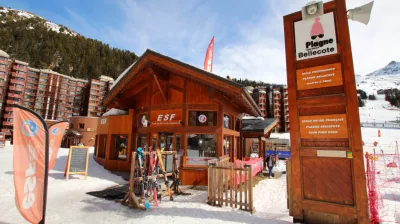 Burelen van de ESF (Franse skischool) 's winters te Plagne Bellecôte