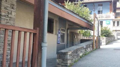 Pinnen aan de geldautomaat