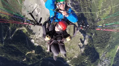 Paragliding met Aéroplagne
