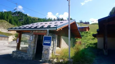 Arrêt navette salle hors sac