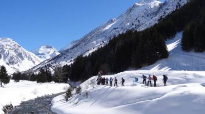 Wandeling met sneeuwschoenen - Skischool van Champagny en Vanoise.