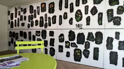 Tentoonstelling | Alpenbloemen geschilderd op leisteen_Aime-la-Plagne