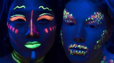 Soirée du Pompon Rouge | Make-up en kapsels_Plagne-Montalbert