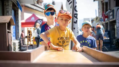 Op vrijdag is het de straat van de spellen!_Plagne-Montalbert
