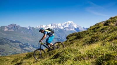 Descente en VTT face au Mont Blanc Itinéraire VTT Mont Blanc