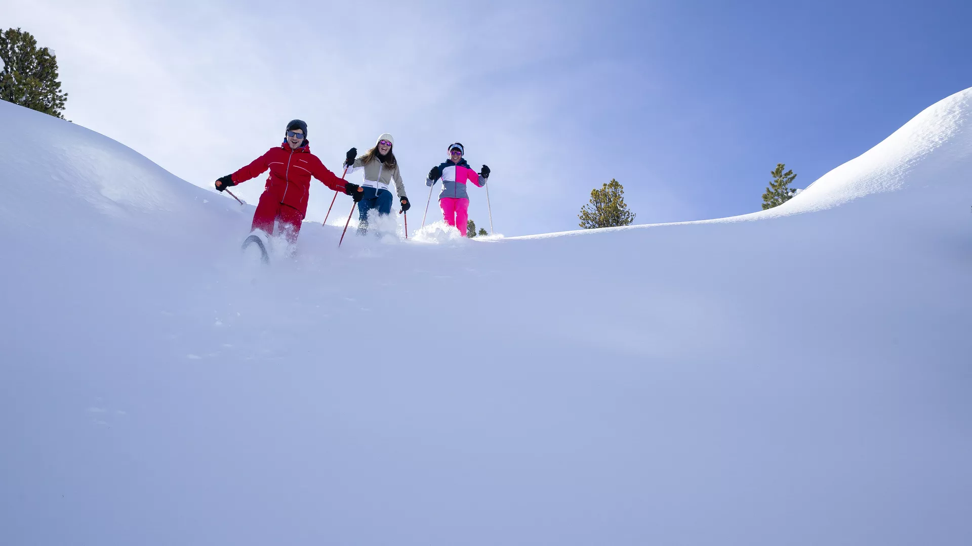 Course en raquettes dans la poudreuse à La Plagne
