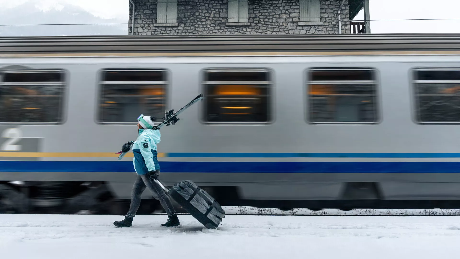 Gare_Aime_et_train-BrendanLePeru